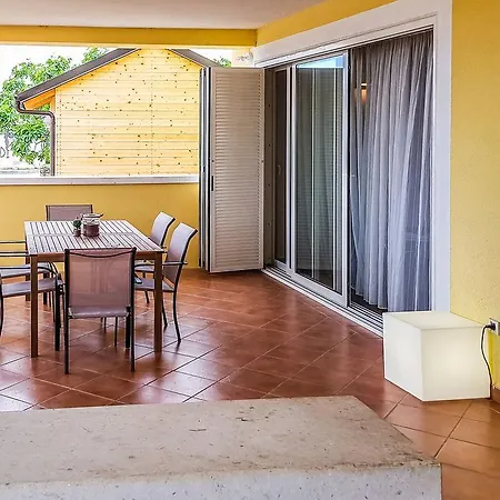 Ljubica 4* Pakoštane