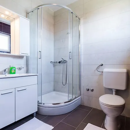 Ljubica בית הארחה 4*