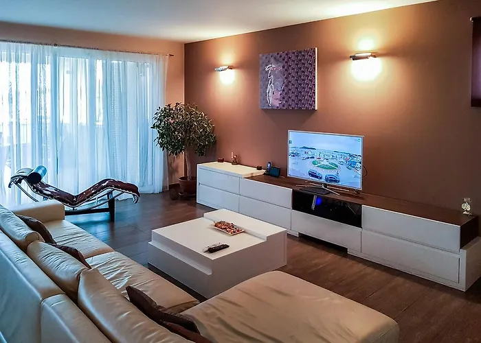 Ljubica بيت ضيافة